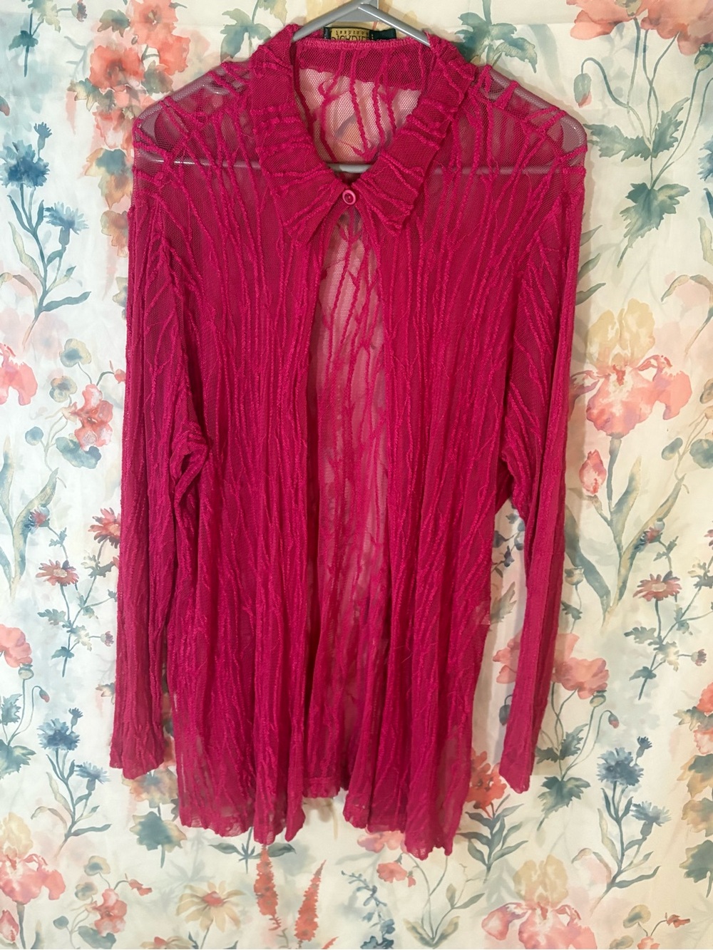 Vintage Sheer Crinkle Button-Top in Fuchsia - Picture 2 of 10